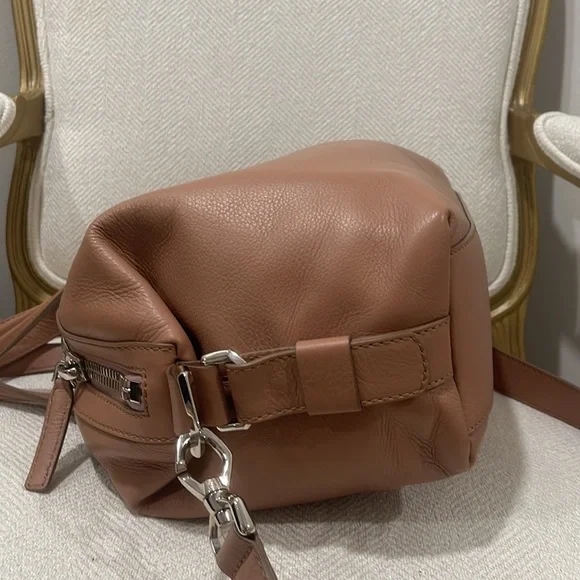 Givenchy Bag  🎄 - Picture 14 of 17